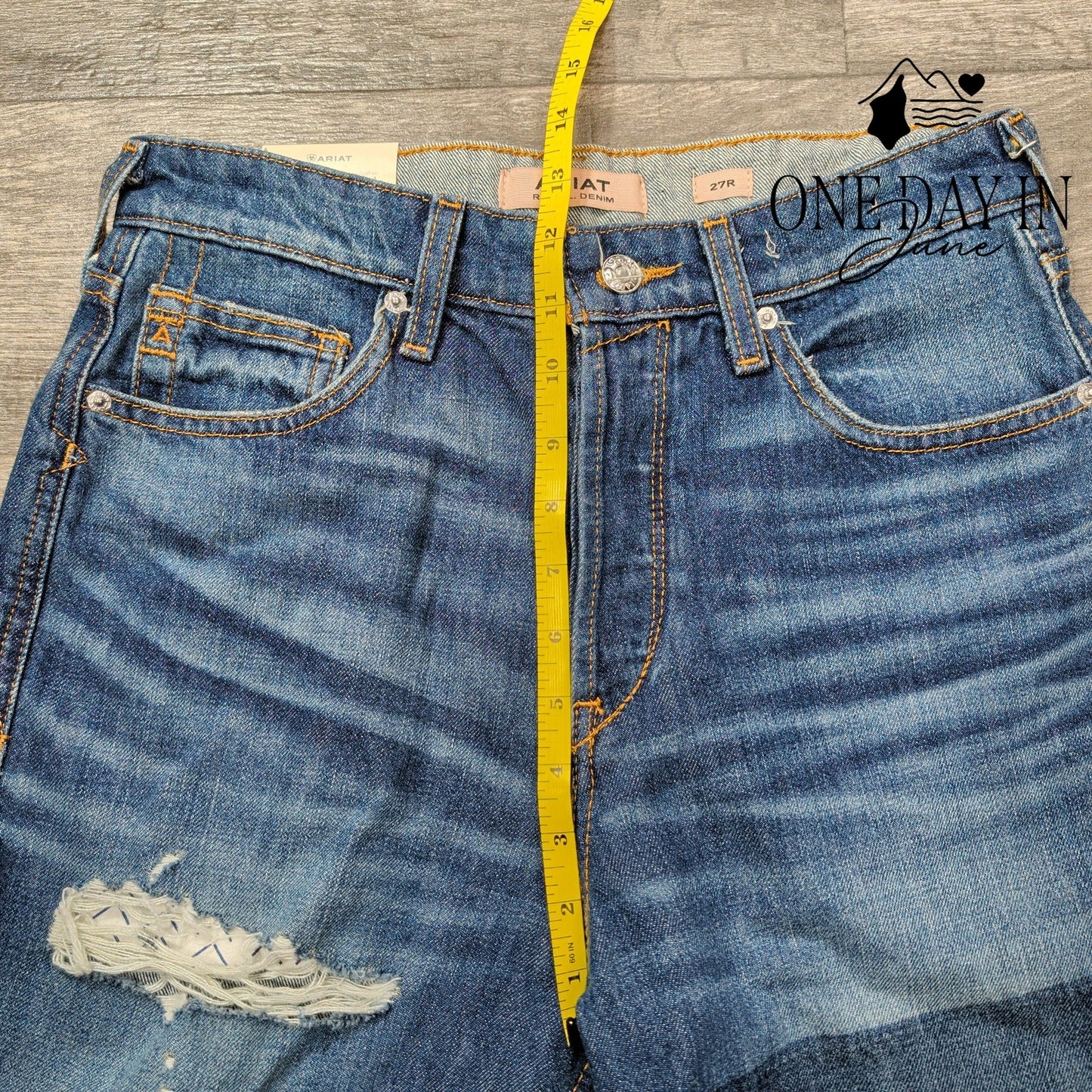 Ariat Ultra High Rise Tomboy Straight Distressed Jeans Size 4 (27)