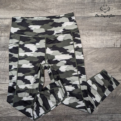 Reebok Ankle Yoga Pants Size XL