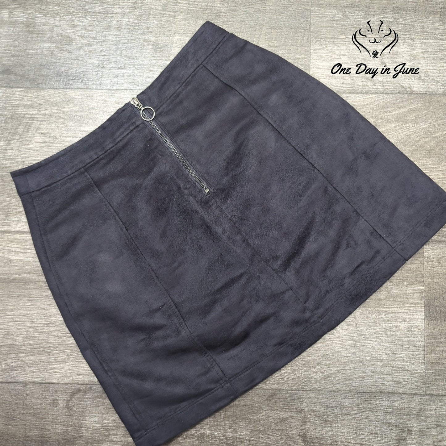 Old Navy Faux Suede Mini Skirt Size 2