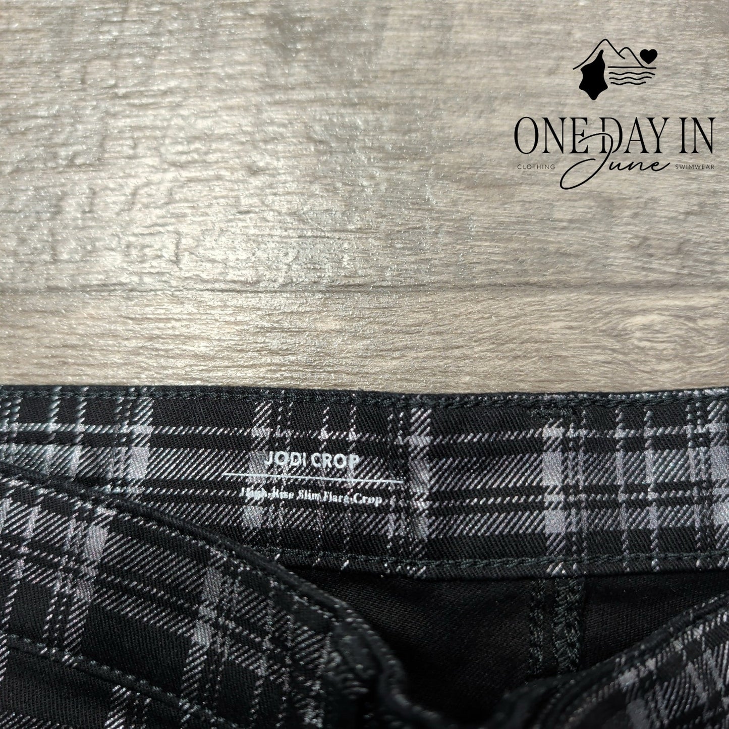 AG Adriano Goldschmied Jodi Crop High Rise Slim Flare Jean Plaid NWT $215 Size 2