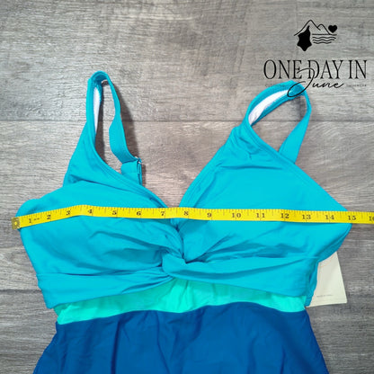 Dokotoo Twist Front One Piece Swimsuit Size M