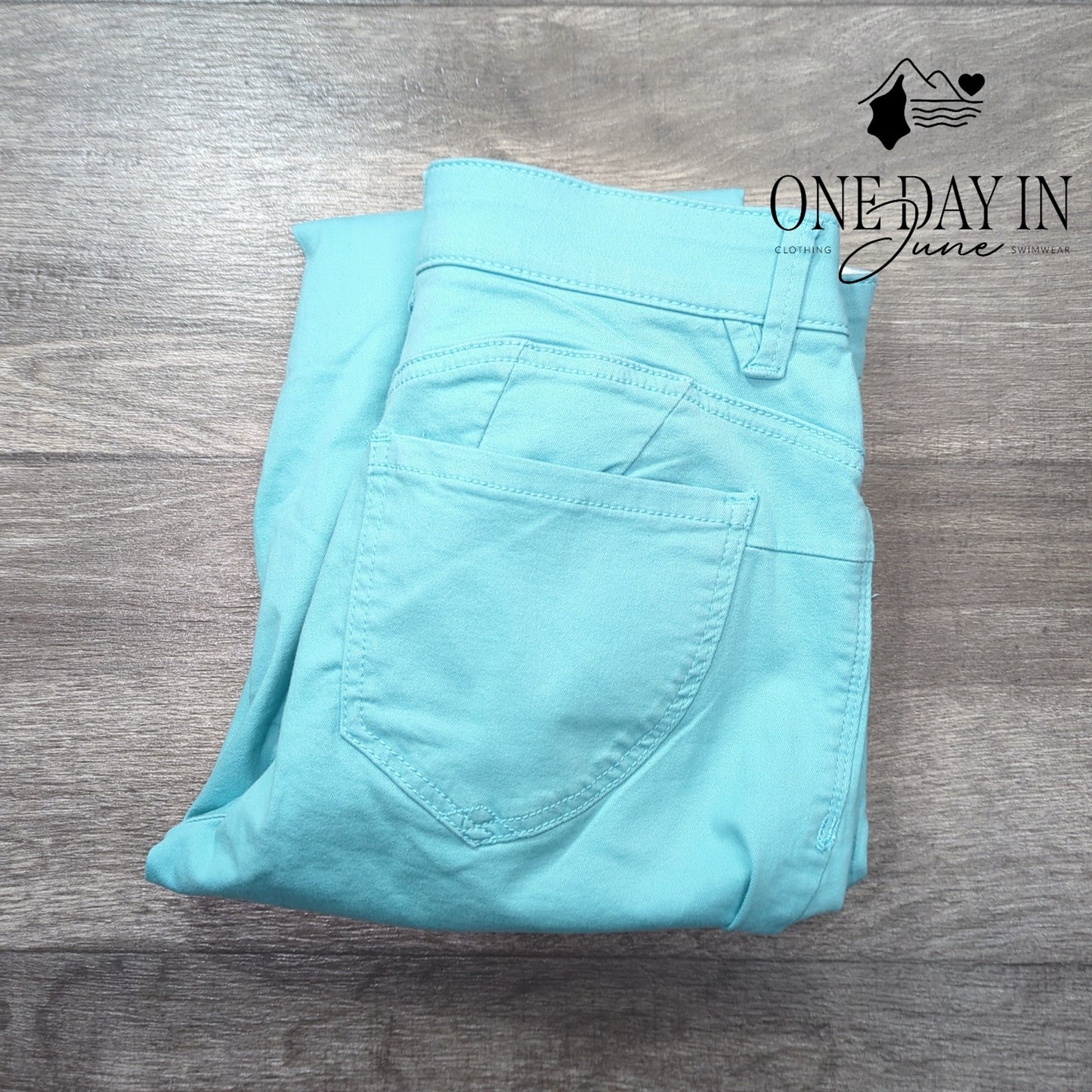 Democracy Petite Ab Solution Cuffed Ankle Skimmer Jeans Size 6P