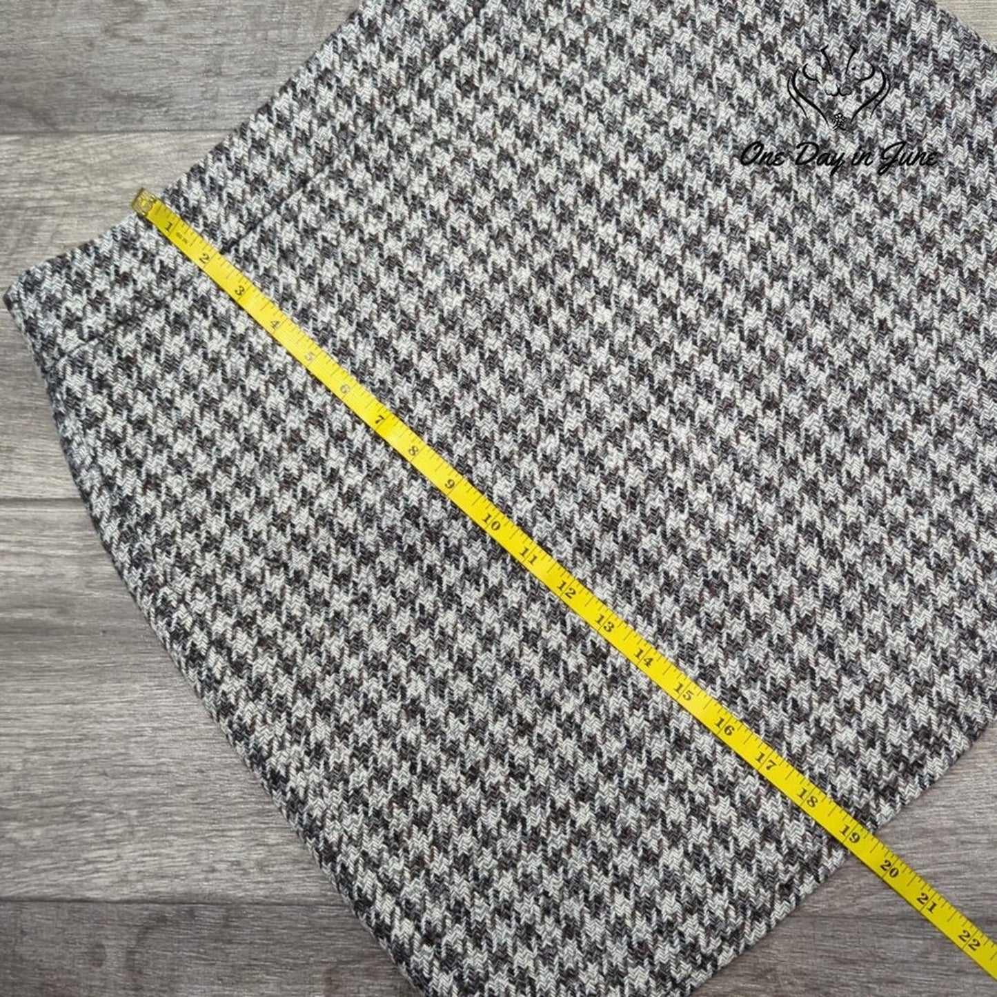 Madison Houndstooth Mini Skirt Size 10