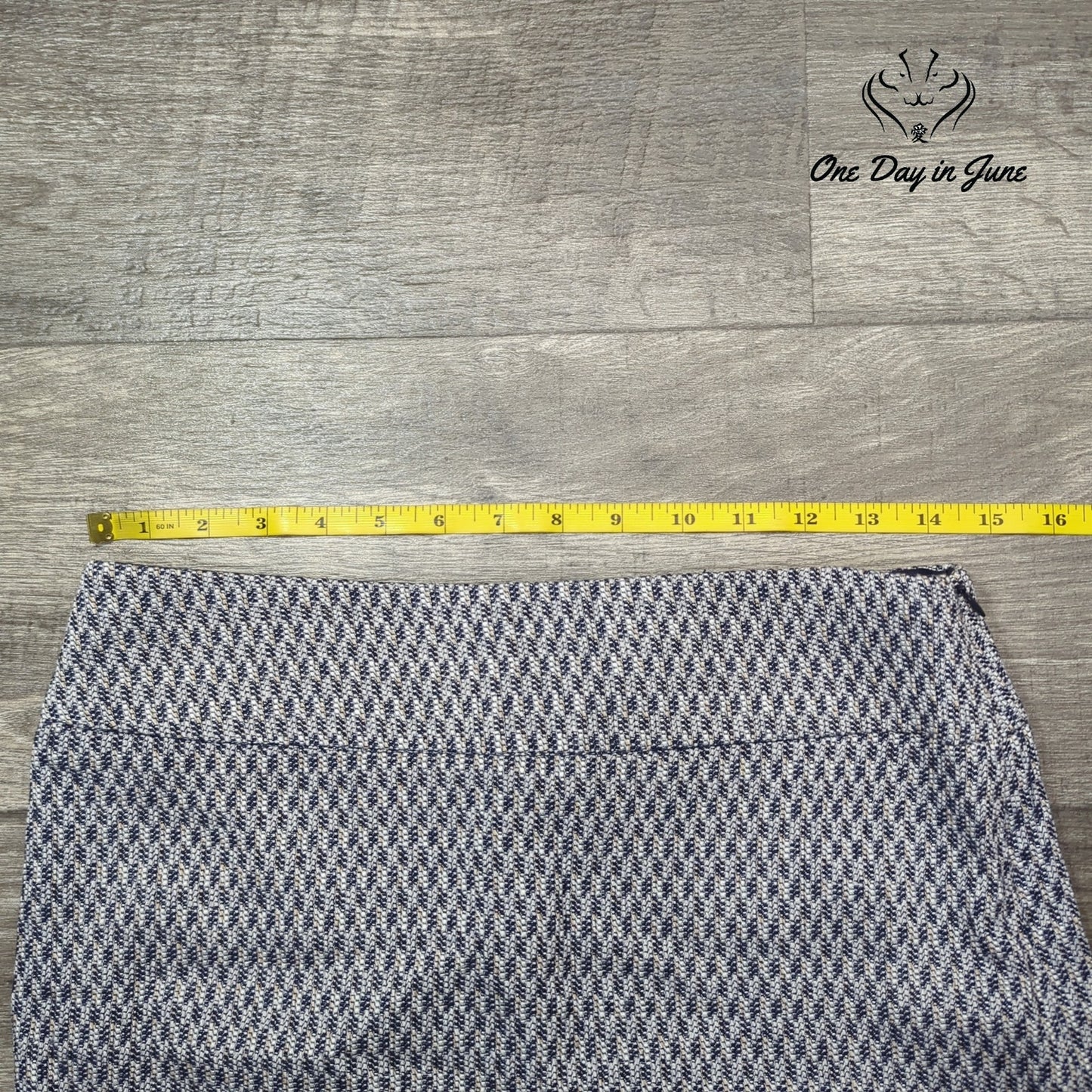 The Limited Textured Mini Skirt Size 2