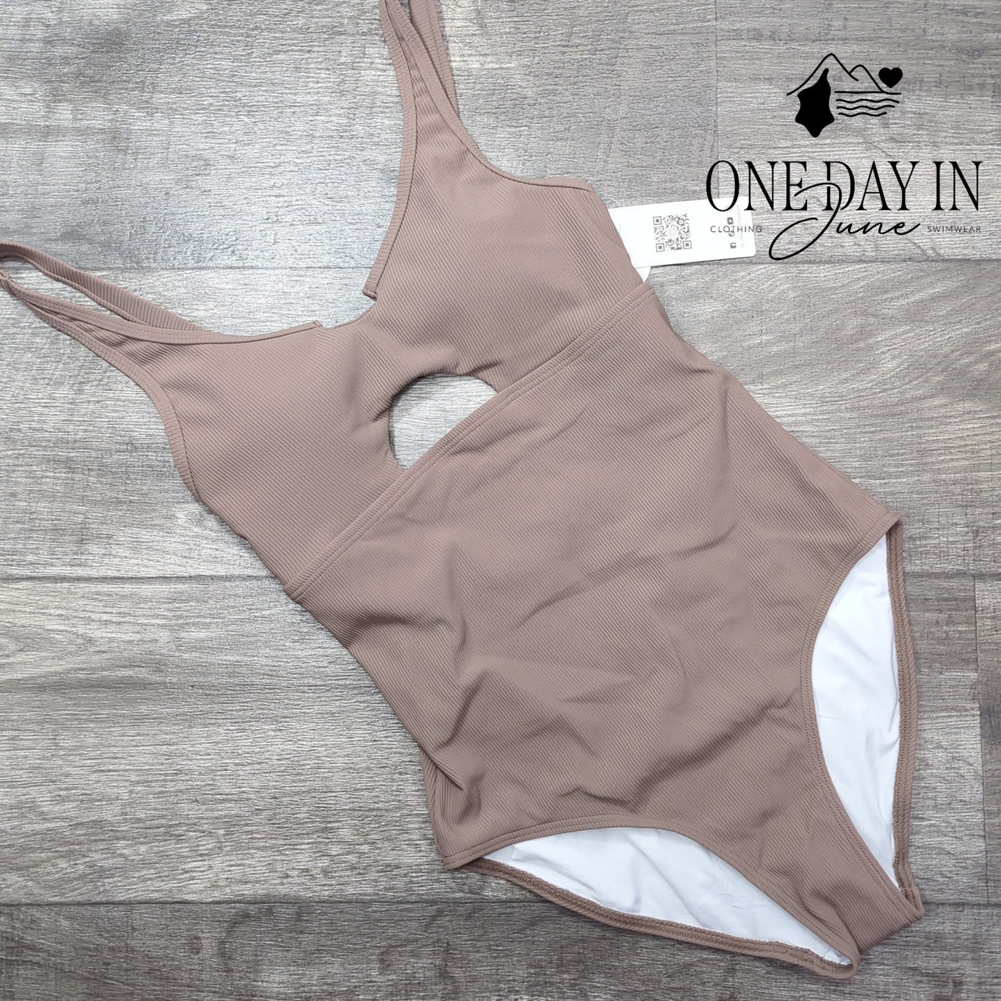 Charmo Ribbed Keyhole One Piece Swimsuit Size S