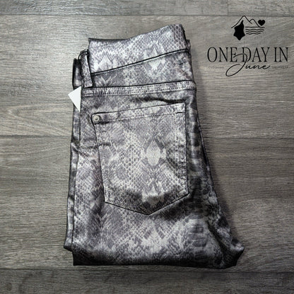 7 For All Mankind High Waist Ankle Skinny Jeans Metallic Snake Print NWT Size 6