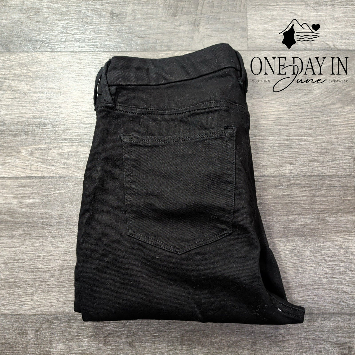 Good American Good Petite Flare Jeans Black NWT Size 15