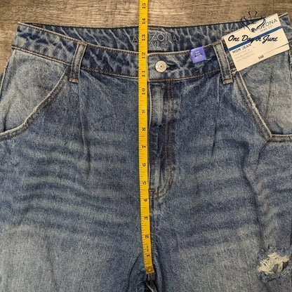 Arizona Jean Co. Juniors Highest Rise Mom Jeans Size 13