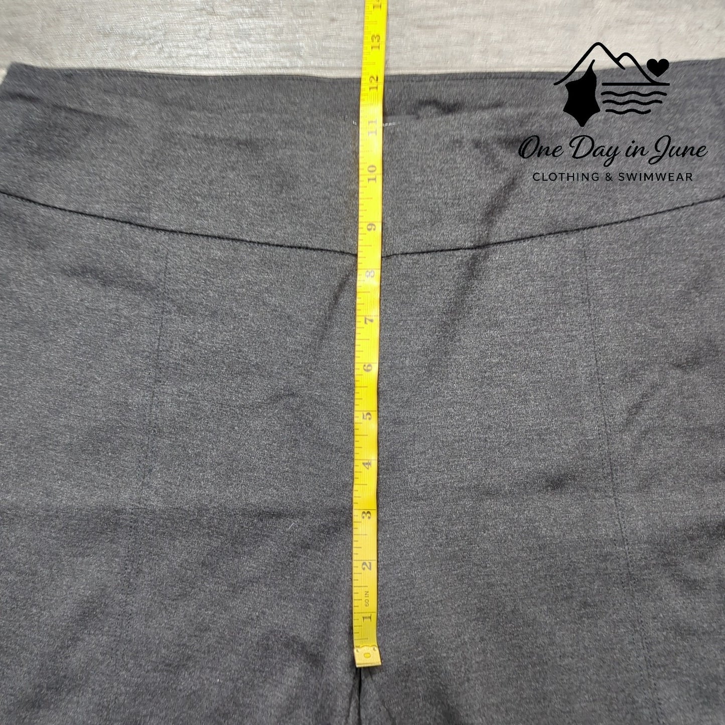 New Direction Slim Leg Pull On Pants Size L