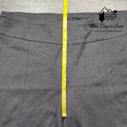 New Direction Slim Leg Pull On Pants Size L