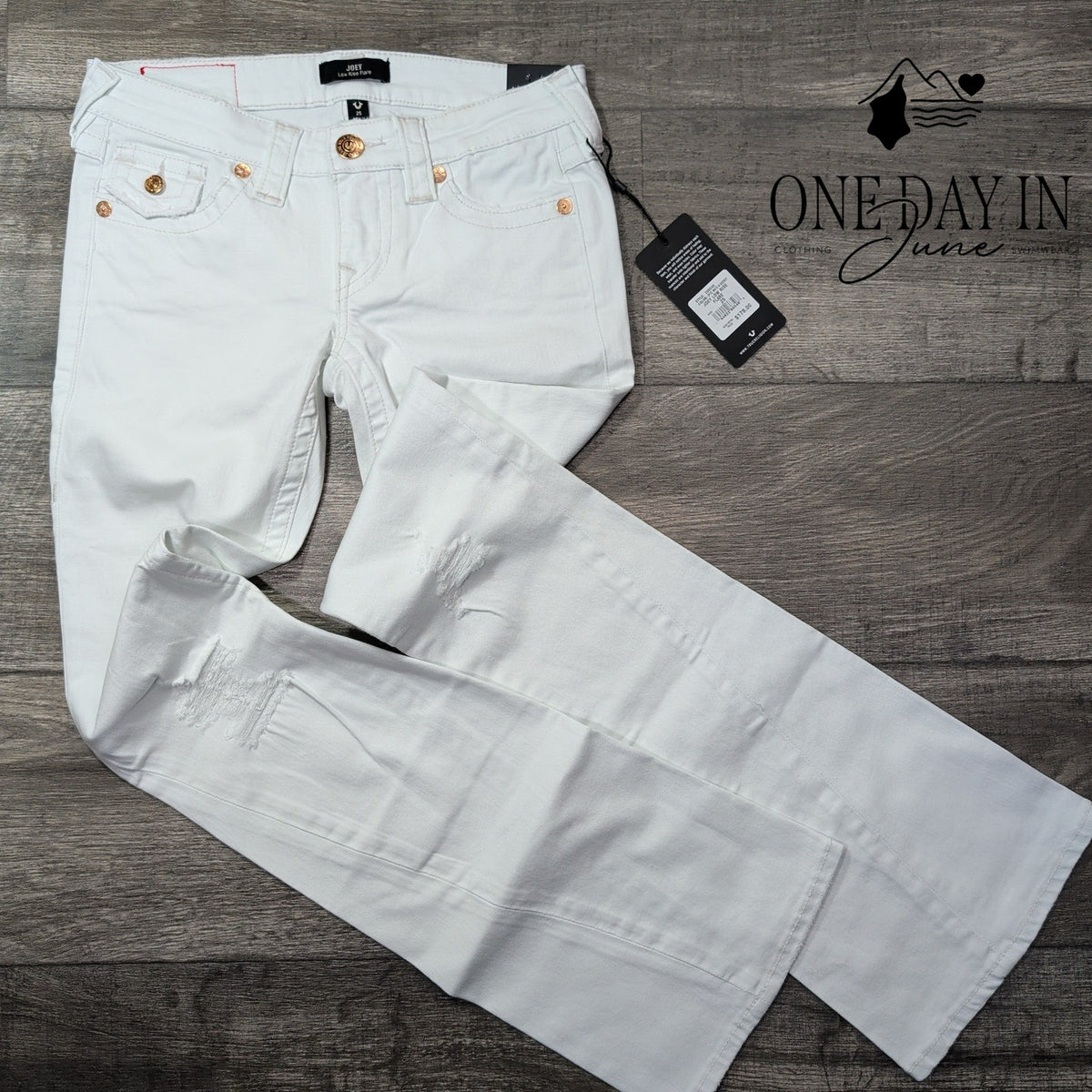 True Religion Joey Low Rise Flare Jeans White Distressed NWT Size 0 (25)