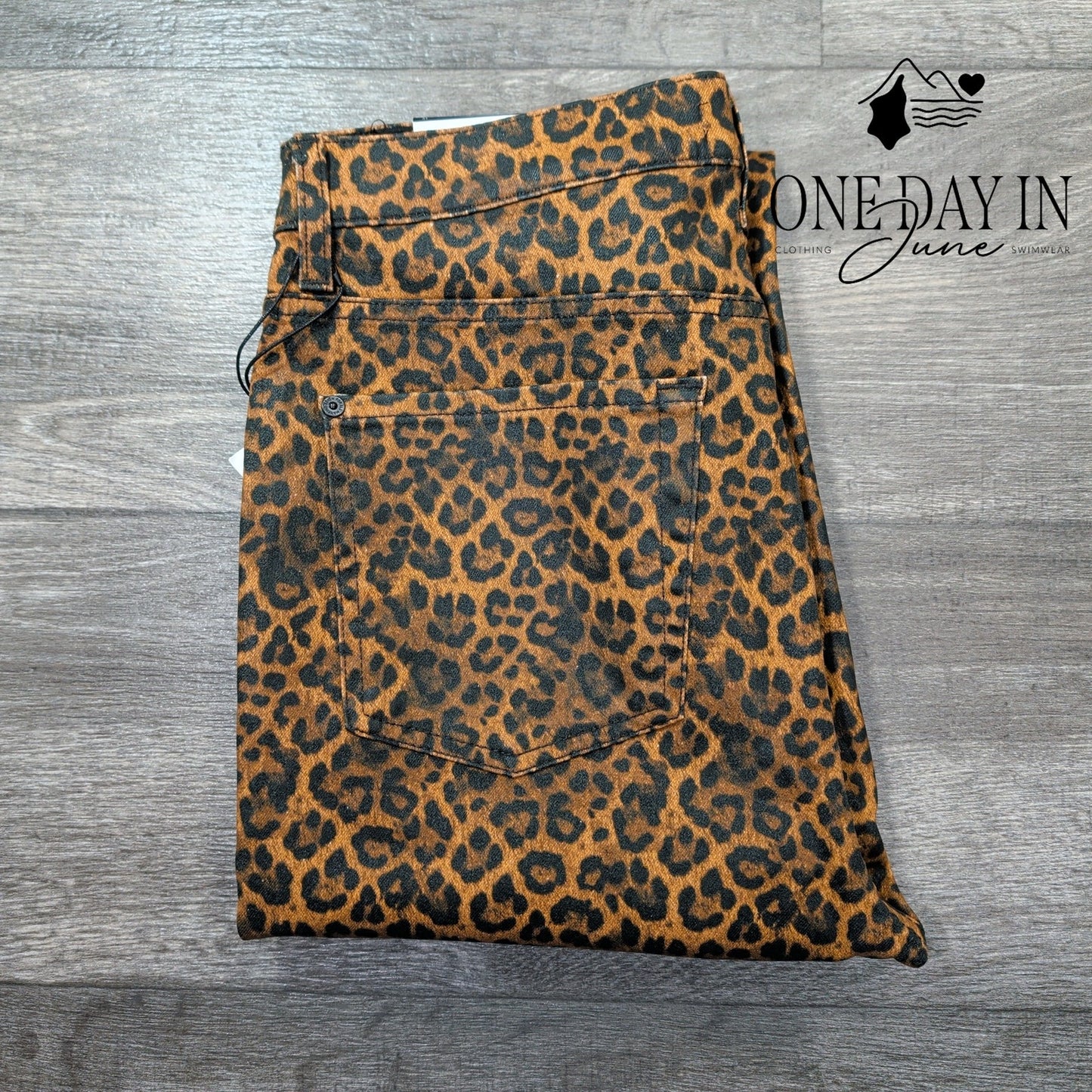 7 For All Mankind Slim Kick Jeans Leopard Coated High Rise NWT $225 Size 12 (31)
