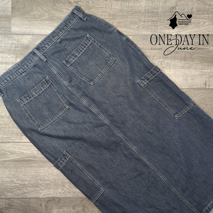 Old Navy Drapey Denim Mid Rise Skirt Size 10