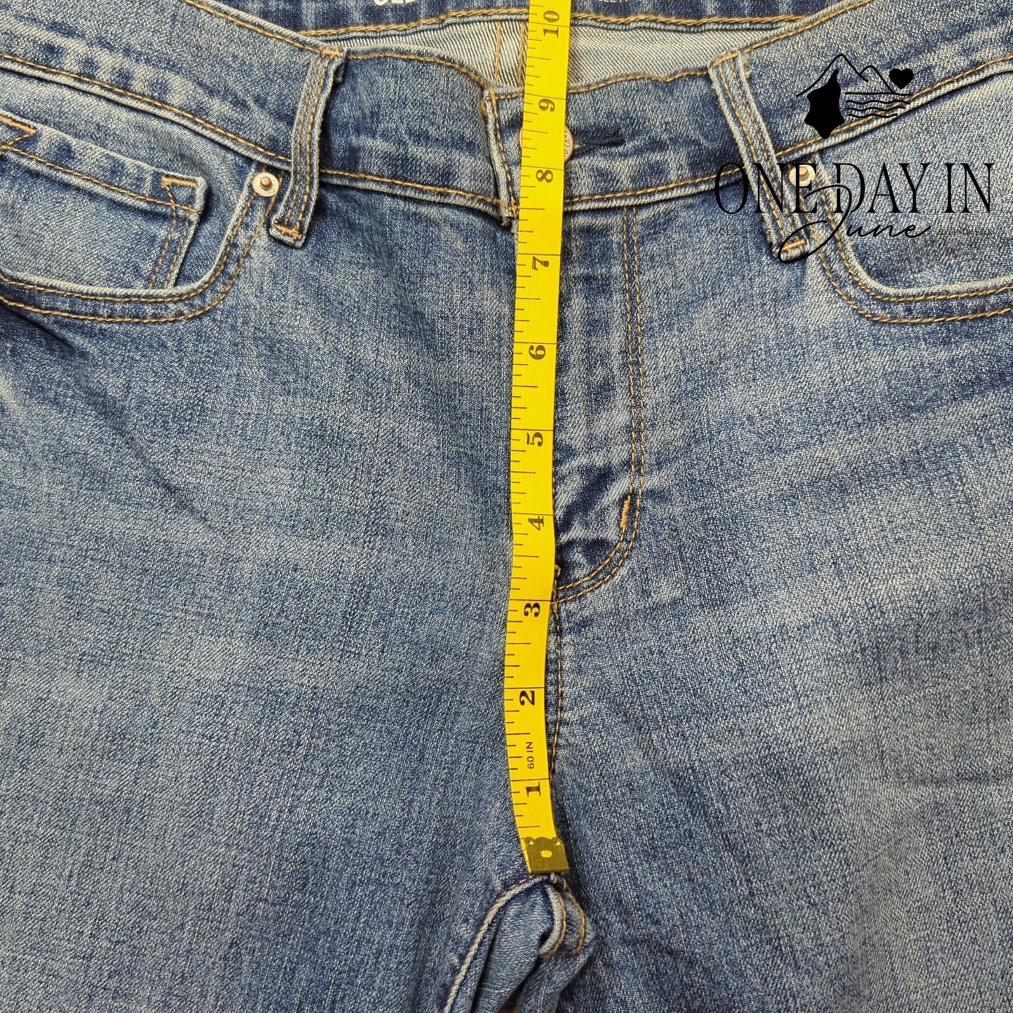 Old Navy Mid Rise Original Skinny Jeans Size 6