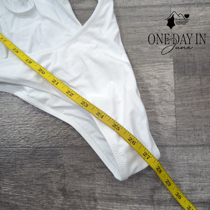 Chyrii Strappy Cheeky One Piece Swimsuit Size M