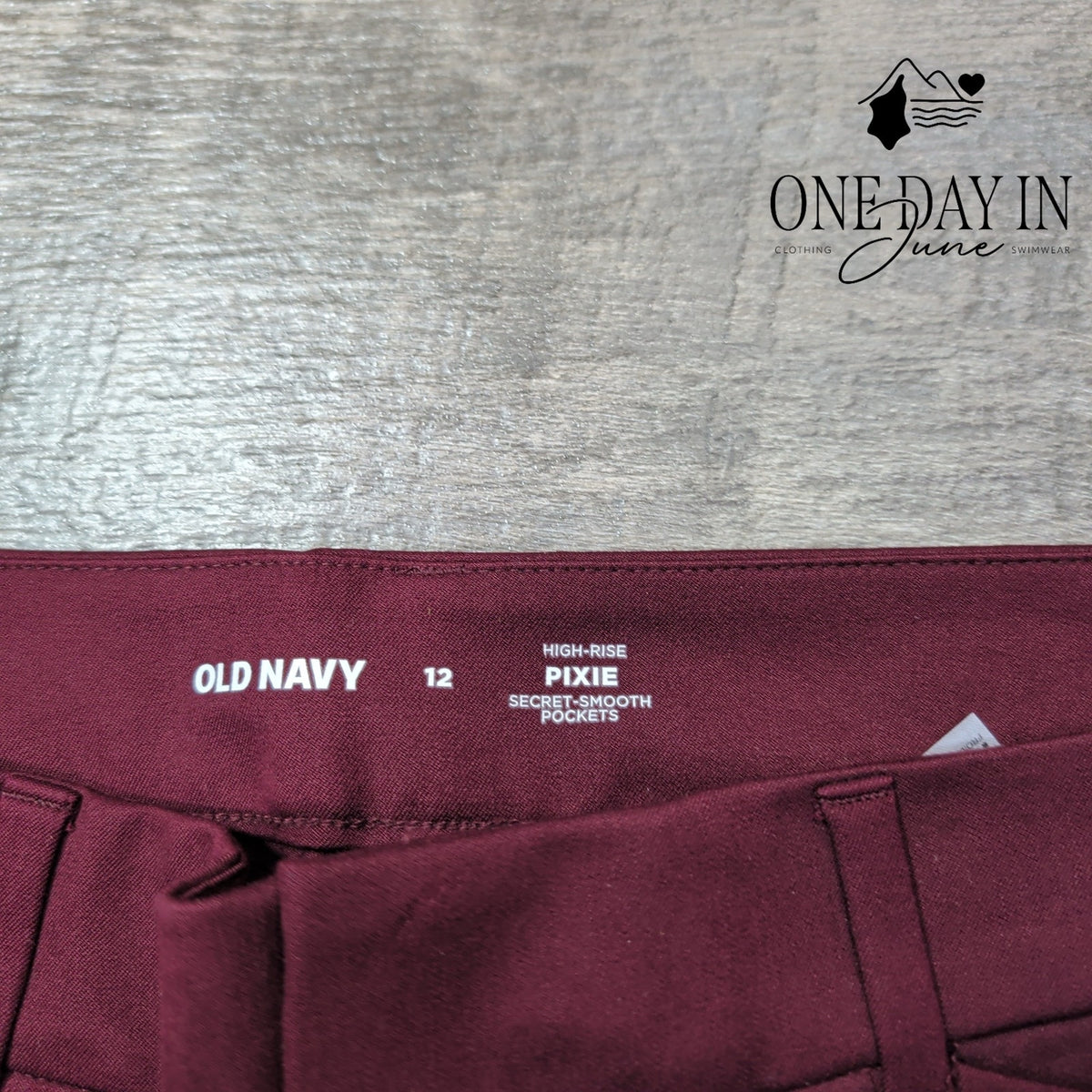 Old Navy High Rise Pixie Skinny Pants Burgundy NWT Secret Smooth Size 12