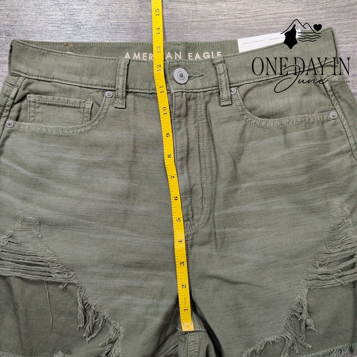 American Eagle Outfitters Highest Rise Distressed Mom Shorts Size 8