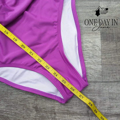 Cupshe Twist Front Keyhole One Piece Swimsuit Size S