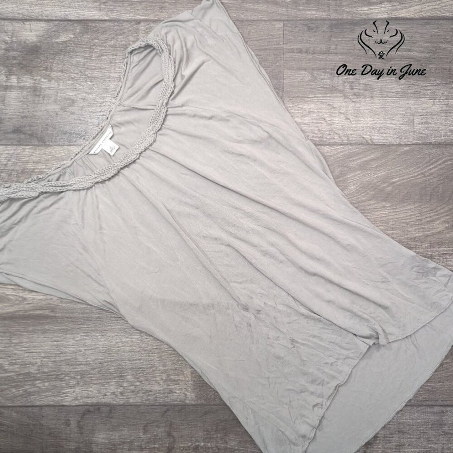 Banana Republic Super Soft Tee Shirt Size M