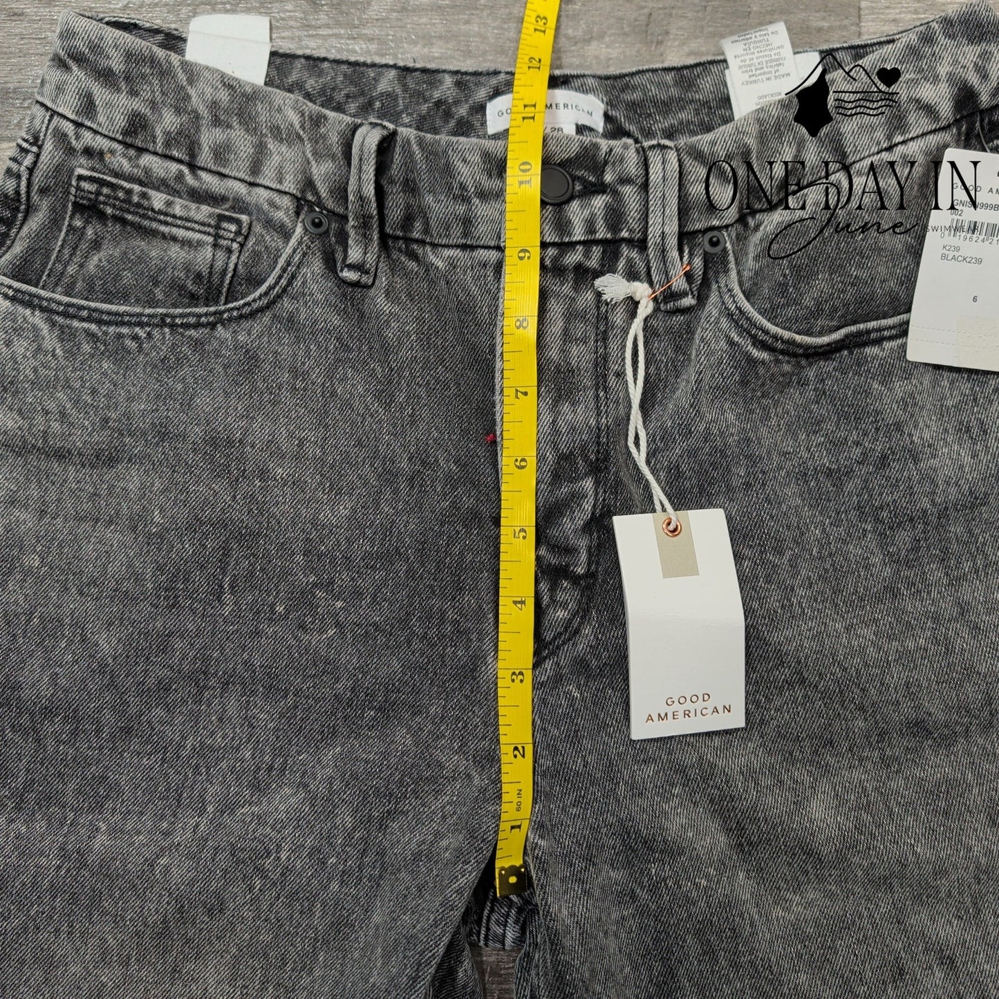 Good American Good Legs Mom Jeans Black Gray High Rise Straight NWT Size 6 (28)