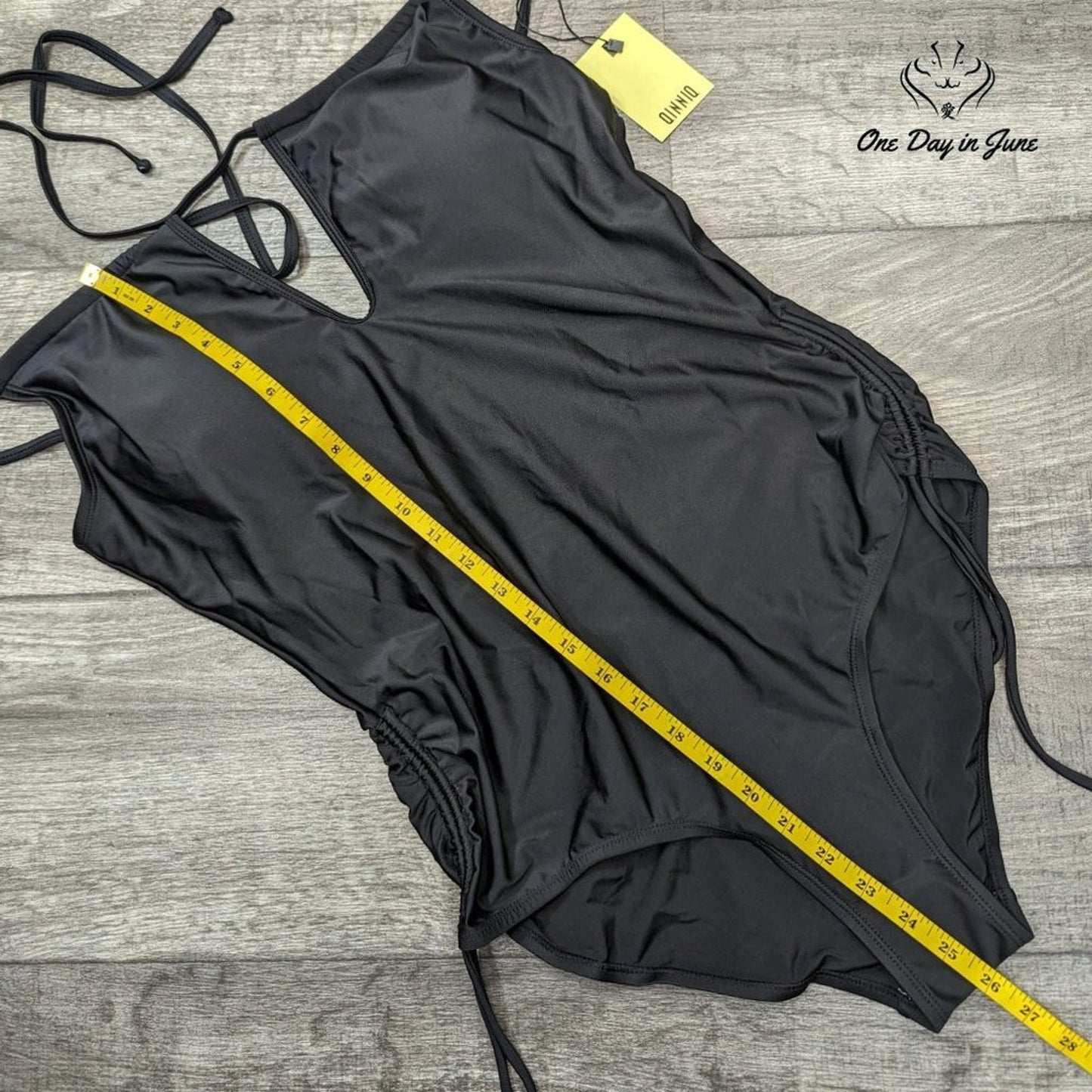 Qinniq V Neck Ruched One Piece Swimsuit Size L