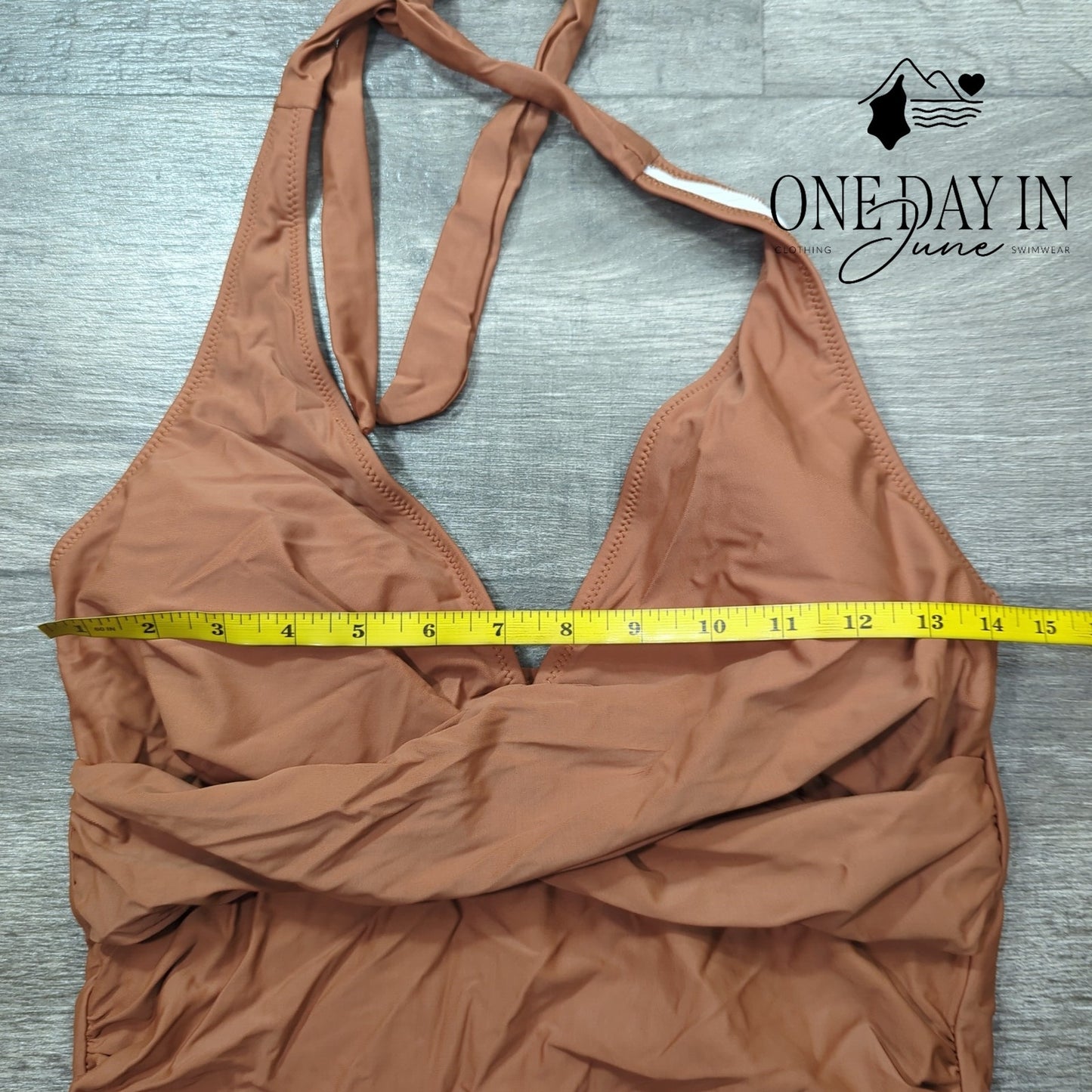 CharmLeaks Twist Front Halter One Piece Swimsuit Size L