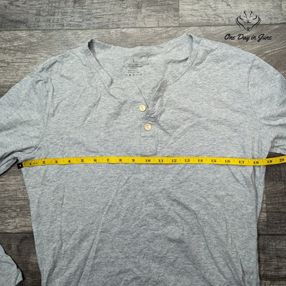 Amzbrly 2 Button Long Sleeve Tee Shirt Size S