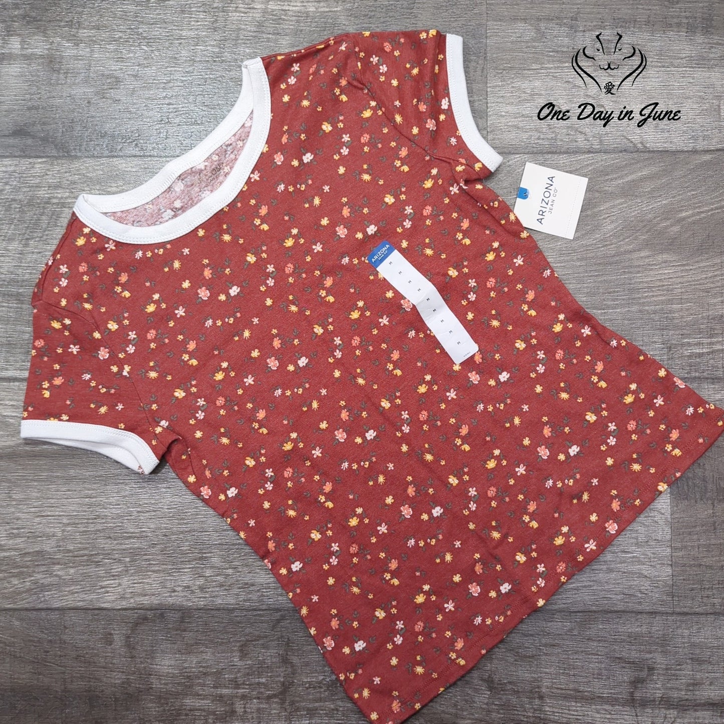 Arizona Jean Co. Short Sleeve Floral Tee Shirt Size M