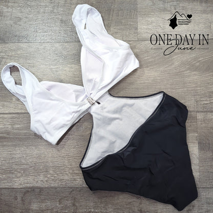 CharmLeaks Cut Out One Piece Swimsuit Size L