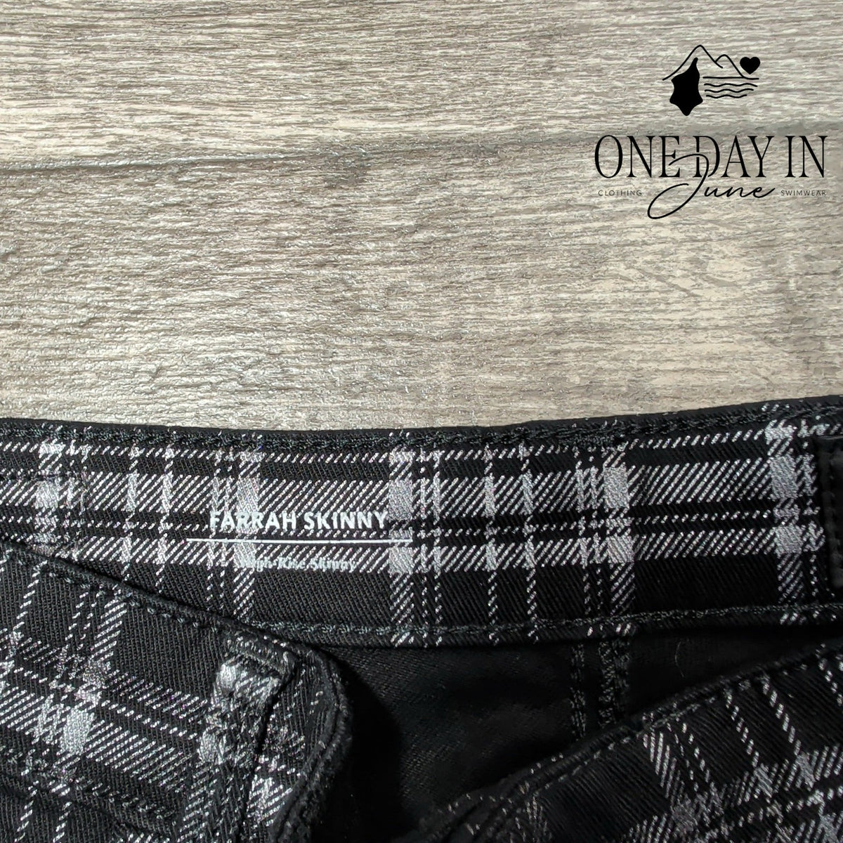 AG Adriano Goldschmied Farrah High Rise Skinny Jeans Black Plaid NWT Size 2 (26)