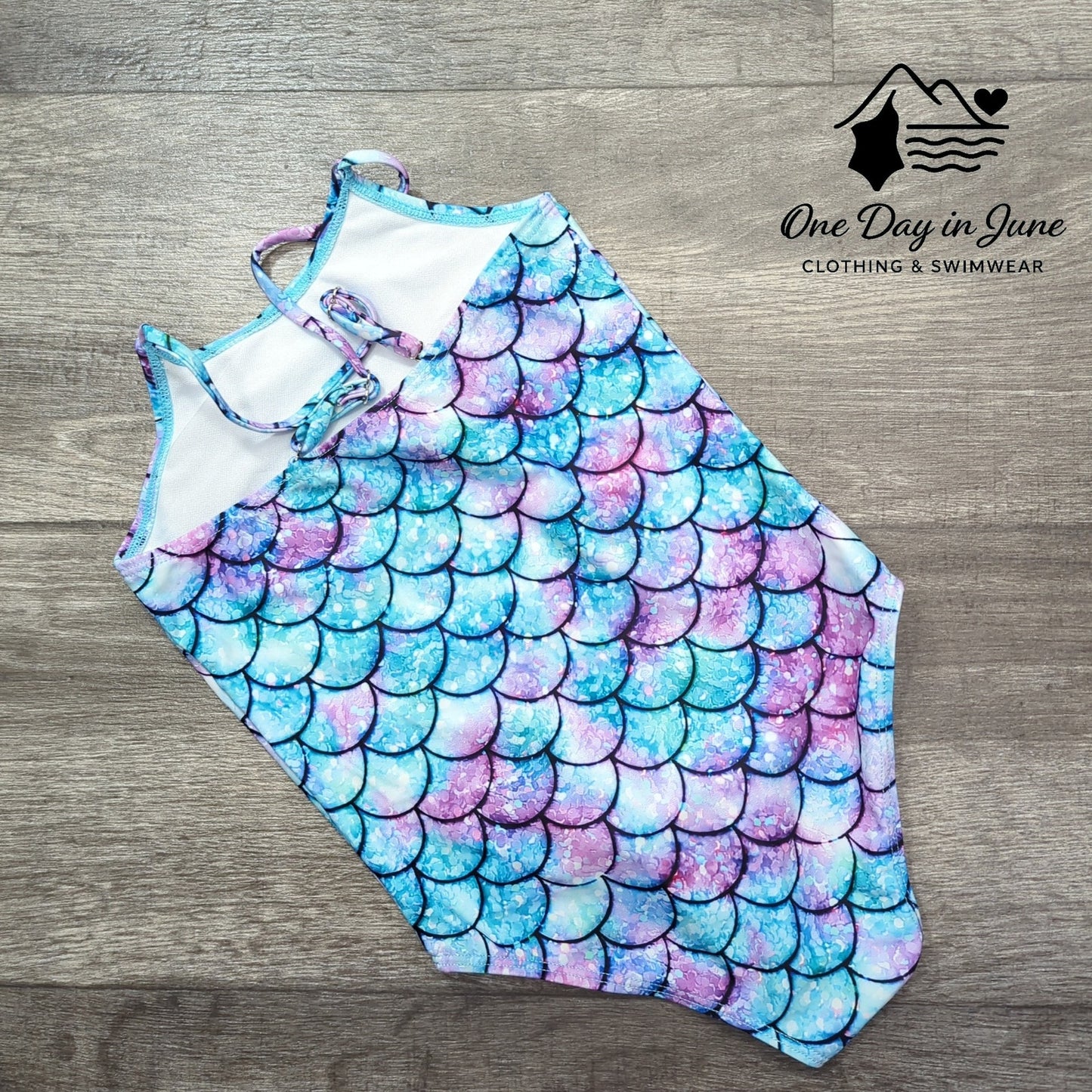 Amzbrly One Piece Swimsuit Size M