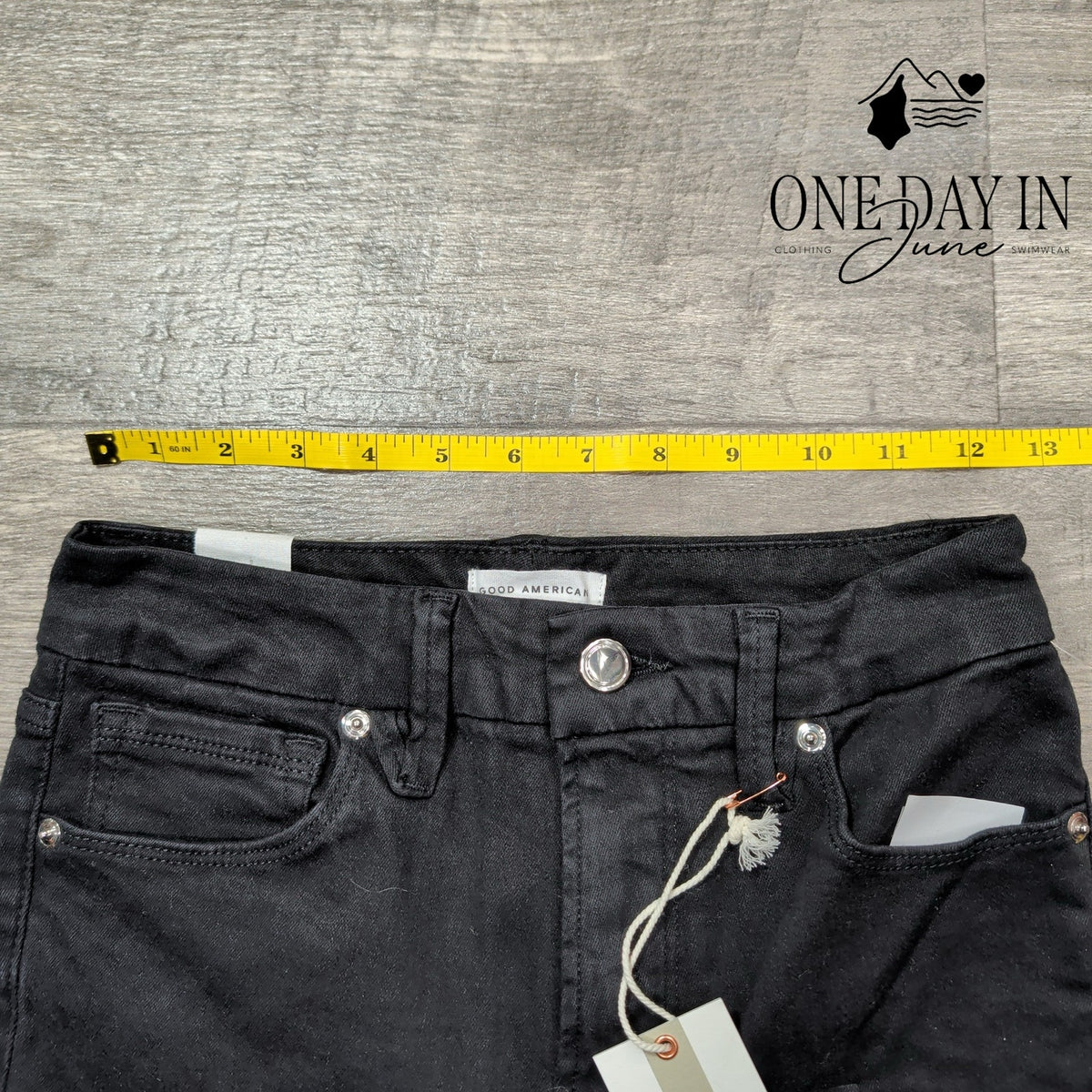 Good American Good Legs Crop Skinny Jeans Black NWT Size 2 (26)