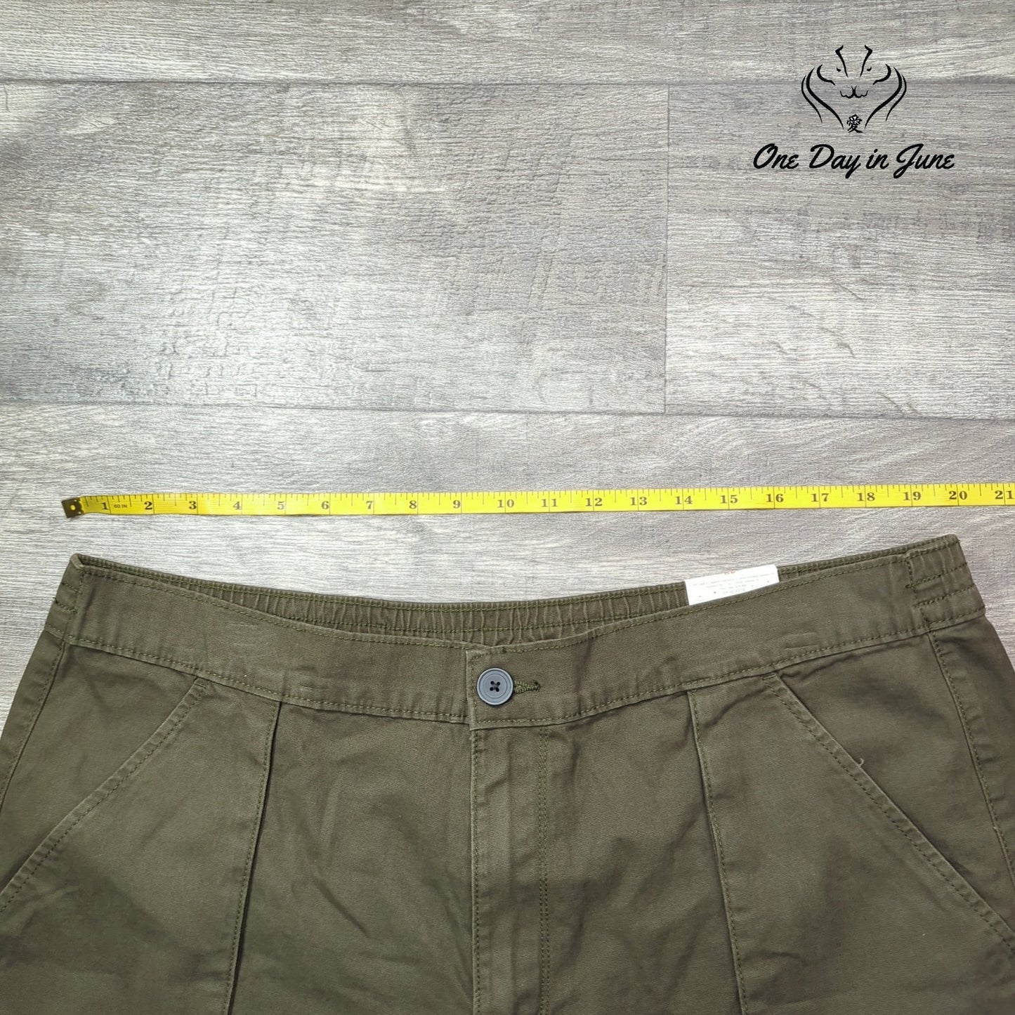 St. John's Bay Chino Shorts Size 40
