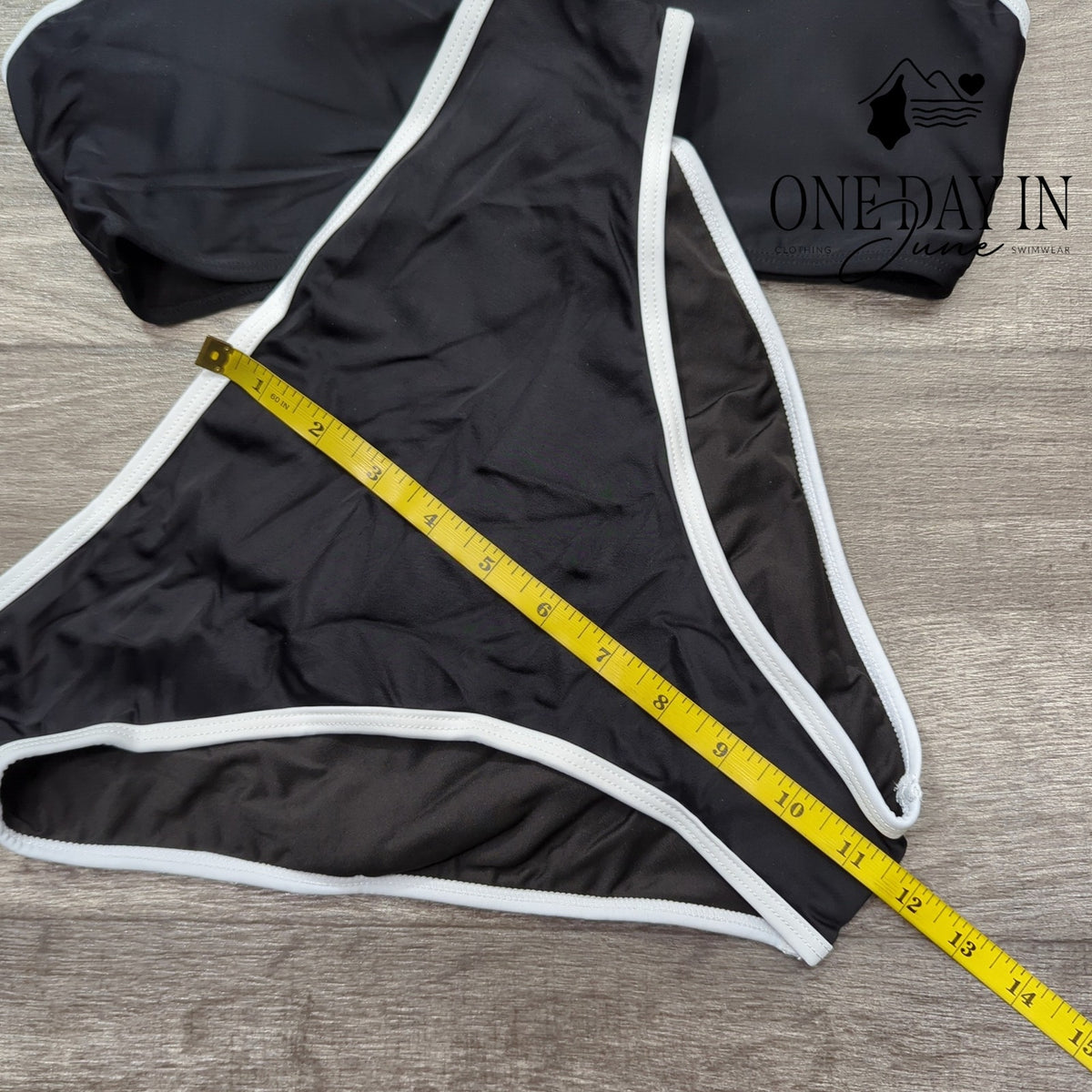 Suuksess Crop Bikini Swimsuit Black White Contrast Trim 2 Piece Size M