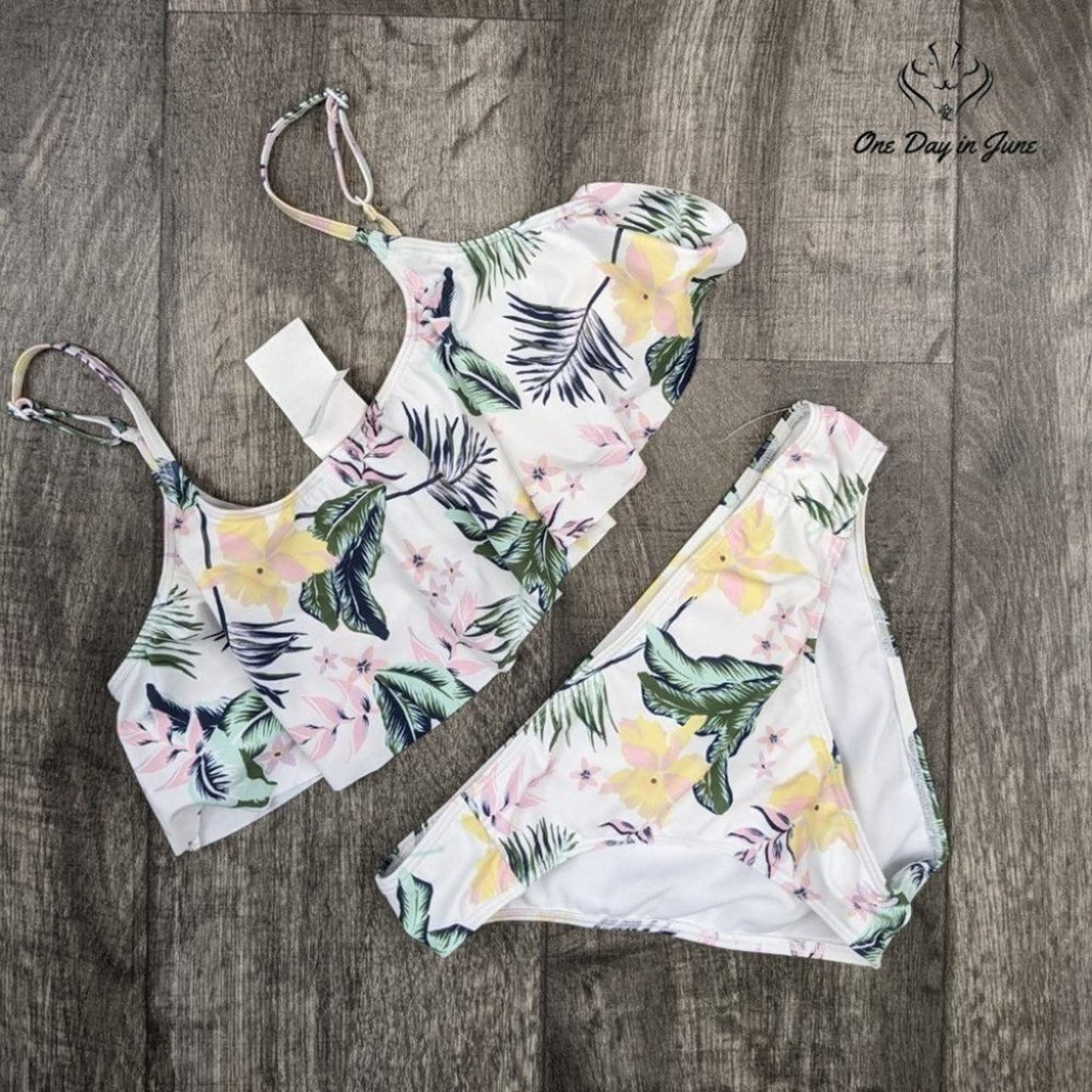 Reef Lovely Senorita Flutter Two Piece Swimsuit Size 16