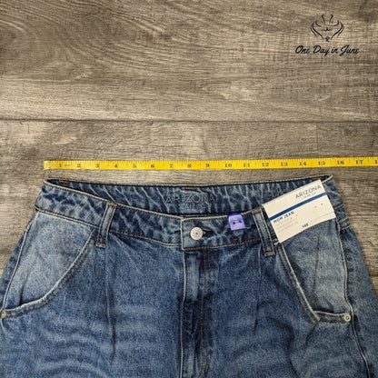 Arizona Jean Co. Juniors Highest Rise Mom Jeans Size 13