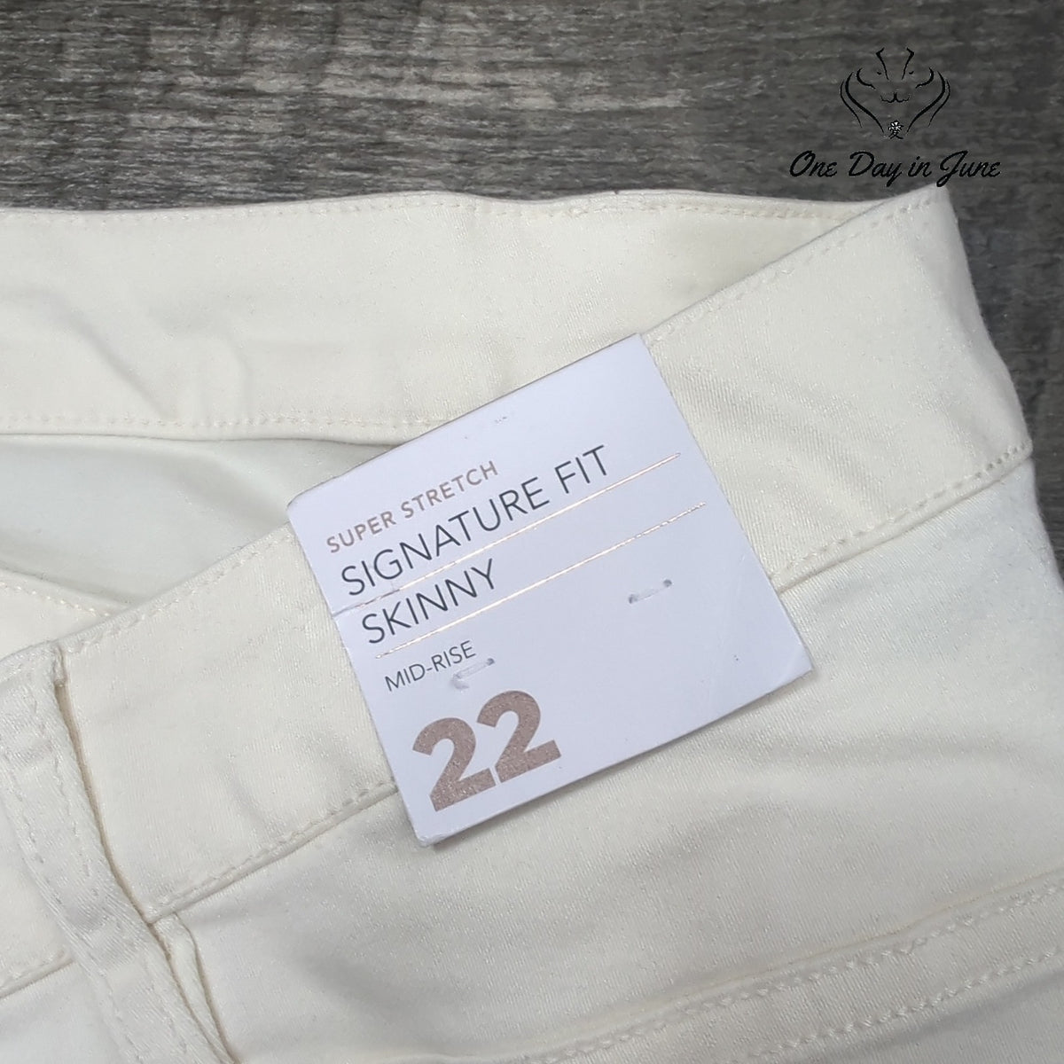 Lane Bryant Signature Fit Skinny Jeans Plus Ivory White NWT Size 22