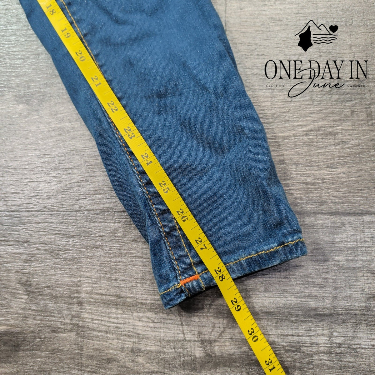 True Religion Jennie Curvy Mid Rise Skinny Jeans Dreamcatcher NWT Size 10 (30)
