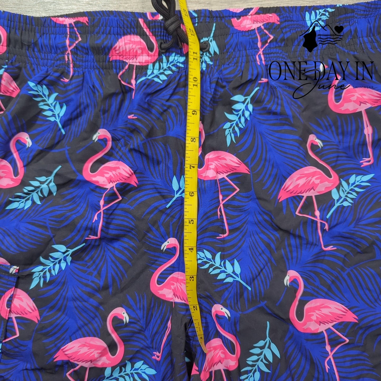 Brisira Flamingo Boardshorts Size 32