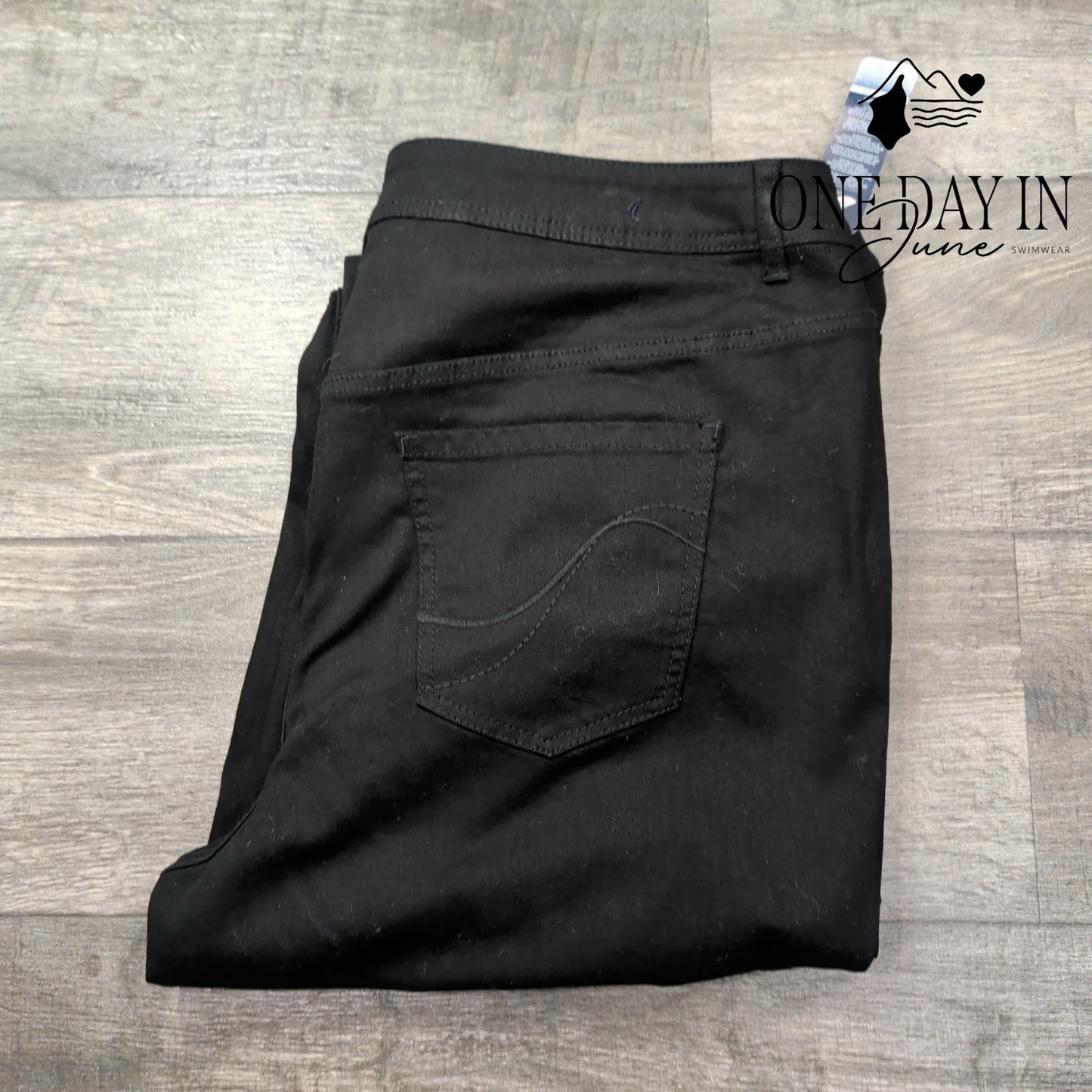 Lane Bryant Plus Size Genius Fit Skinny Jeans Size 24
