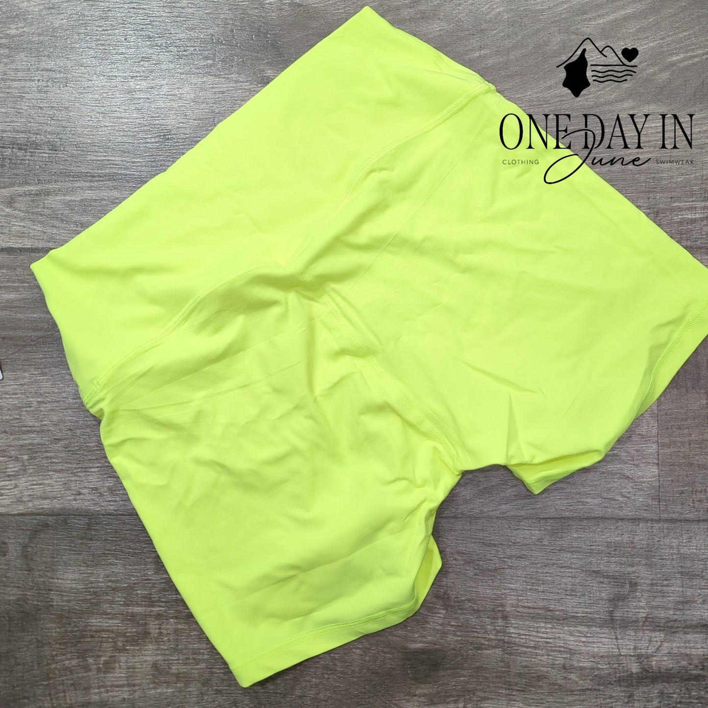 Ododos Yoga Shorts Size XL