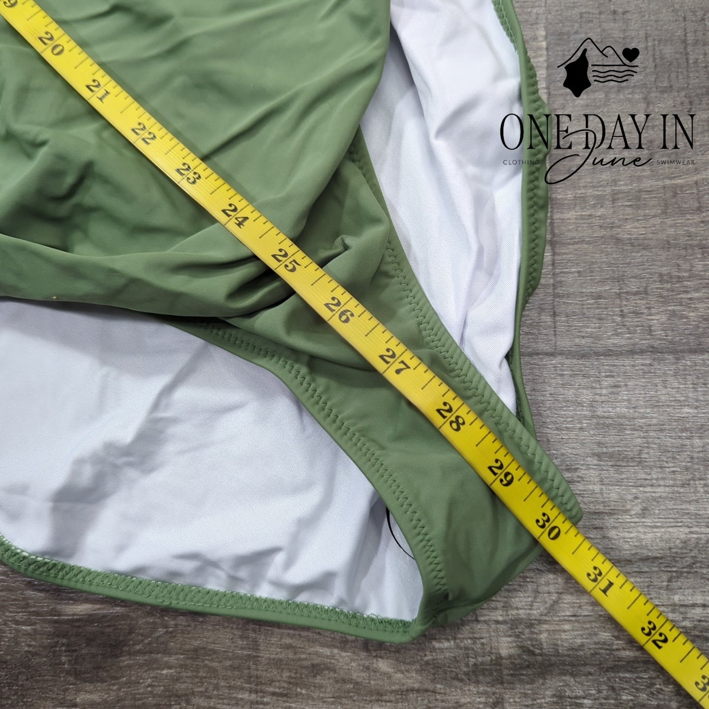 Aleumdr Twist Front Halter One Piece Swimsuit Size L