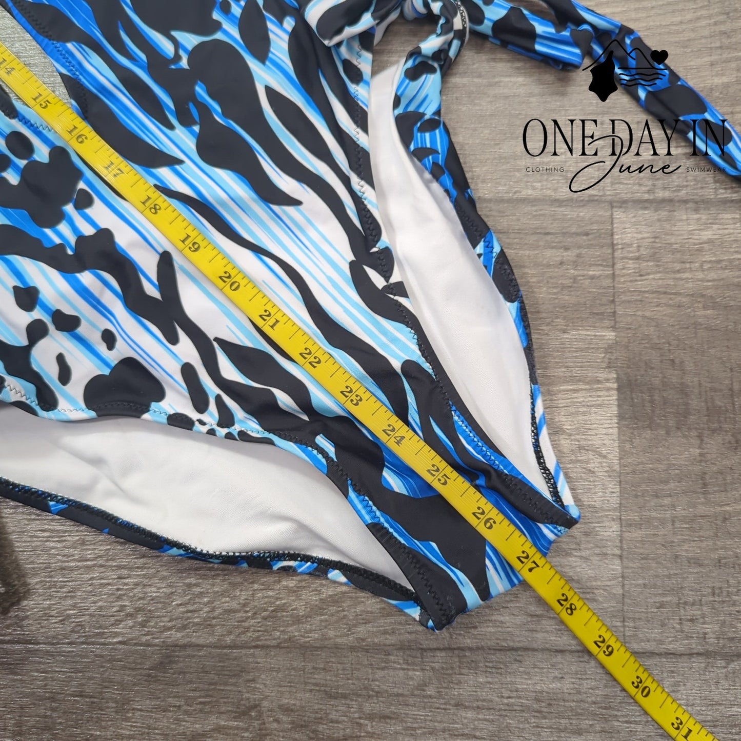 Wearified Deep V Halter Cutout Tie One Piece Swimsuit Size M