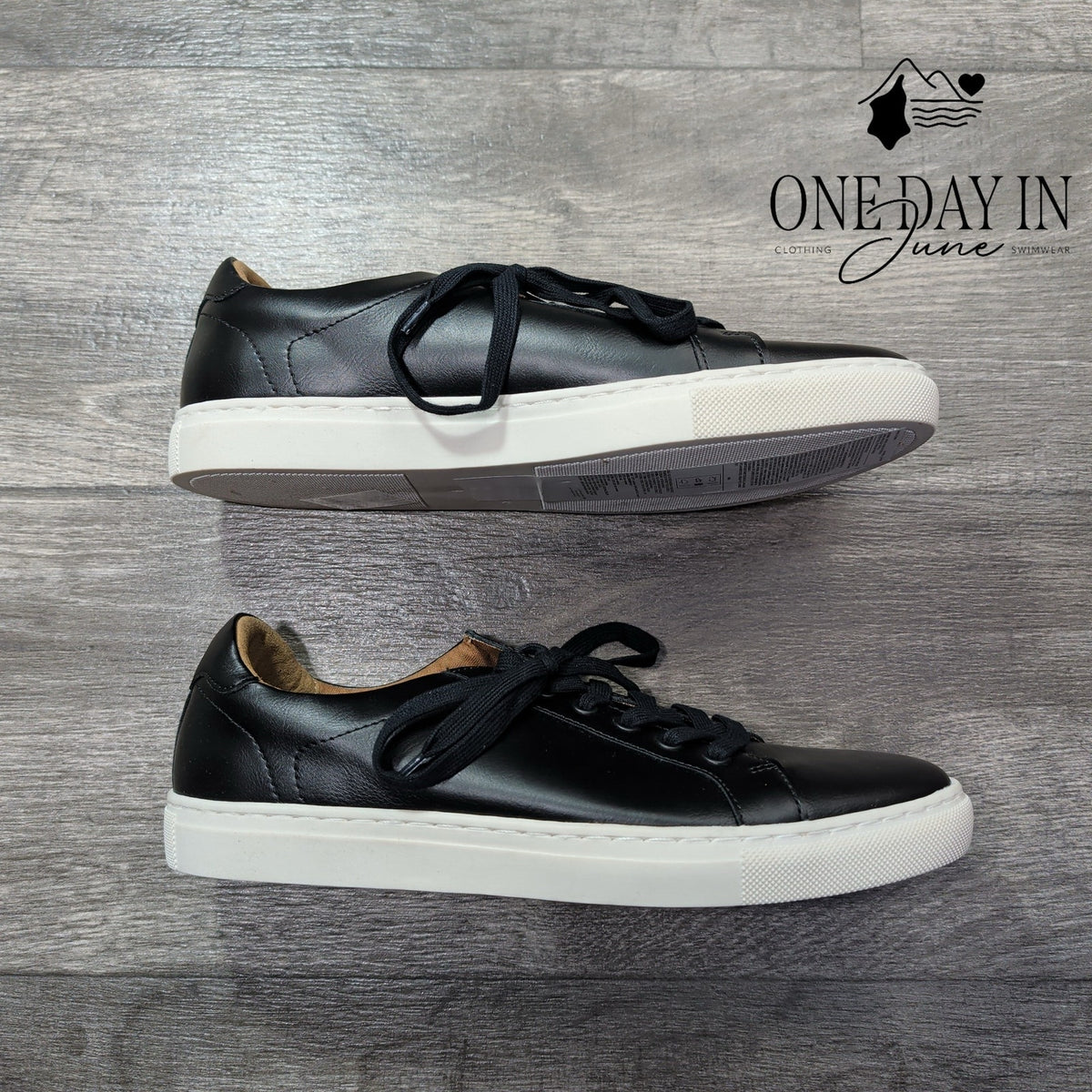 Banana Republic Black Leather Low Top Lace Up Sneakers White Sole Size 9