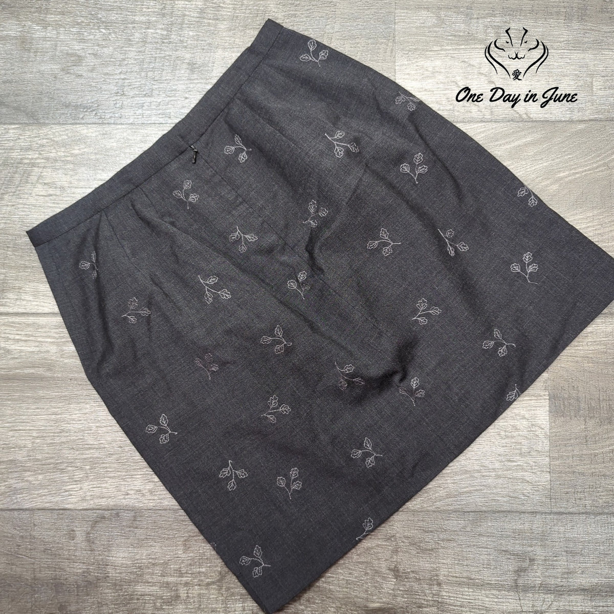 Eddie Bauer Wool Blend Floral Embroidered Skirt Gray Lined Size 6