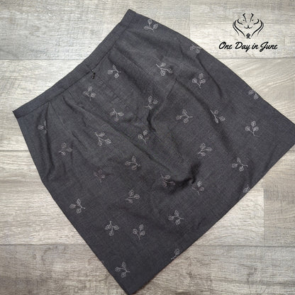 Eddie Bauer Wool Blend Floral Embroidered Skirt Gray Lined Size 6