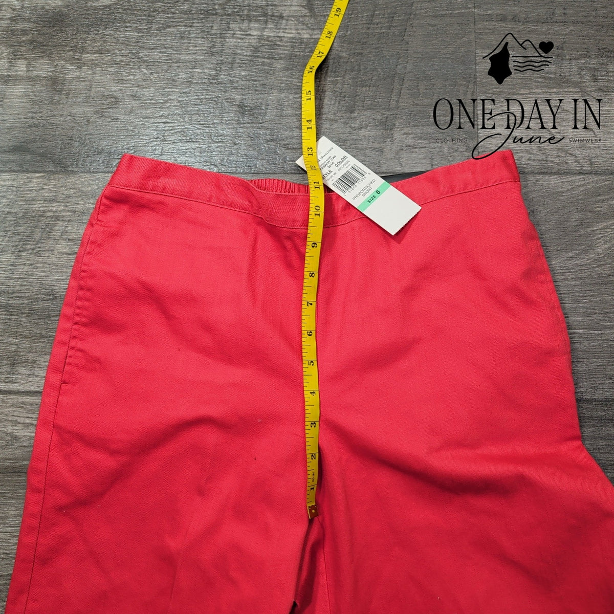Alfred Dunner Classic Fit Pull On Pants Short Coral Red NWT Size 8