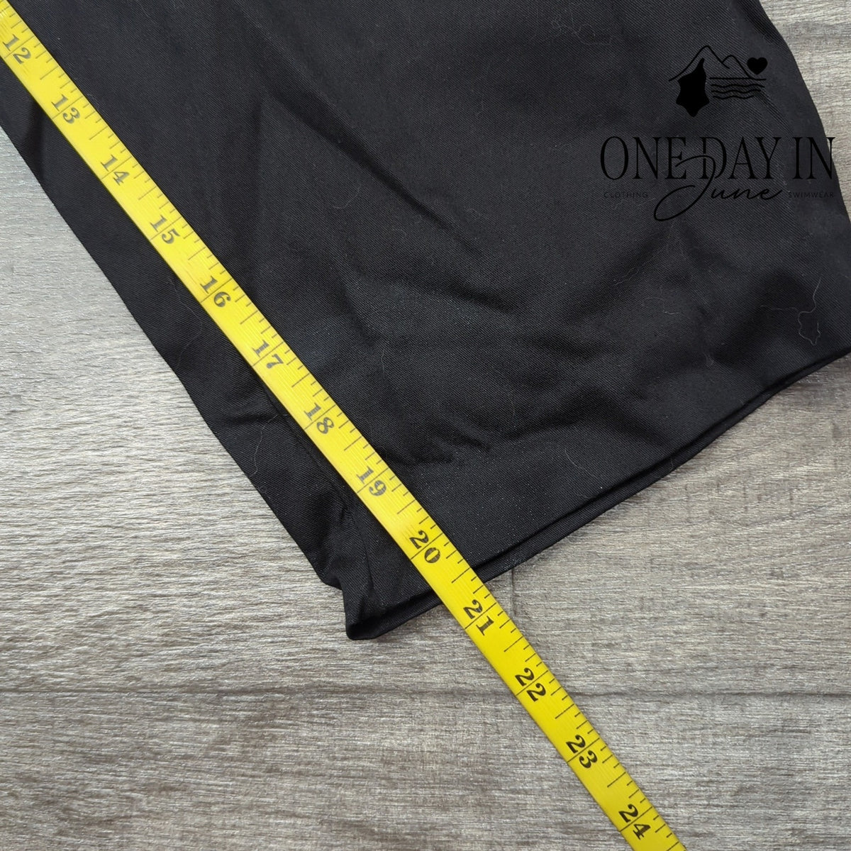 Kim Rogers Comfort Waist Bermuda Shorts Black Stretch NWT Size 12