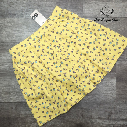 So Pleated Mini Skort Yellow Floral Built In Shorts NWT Size S