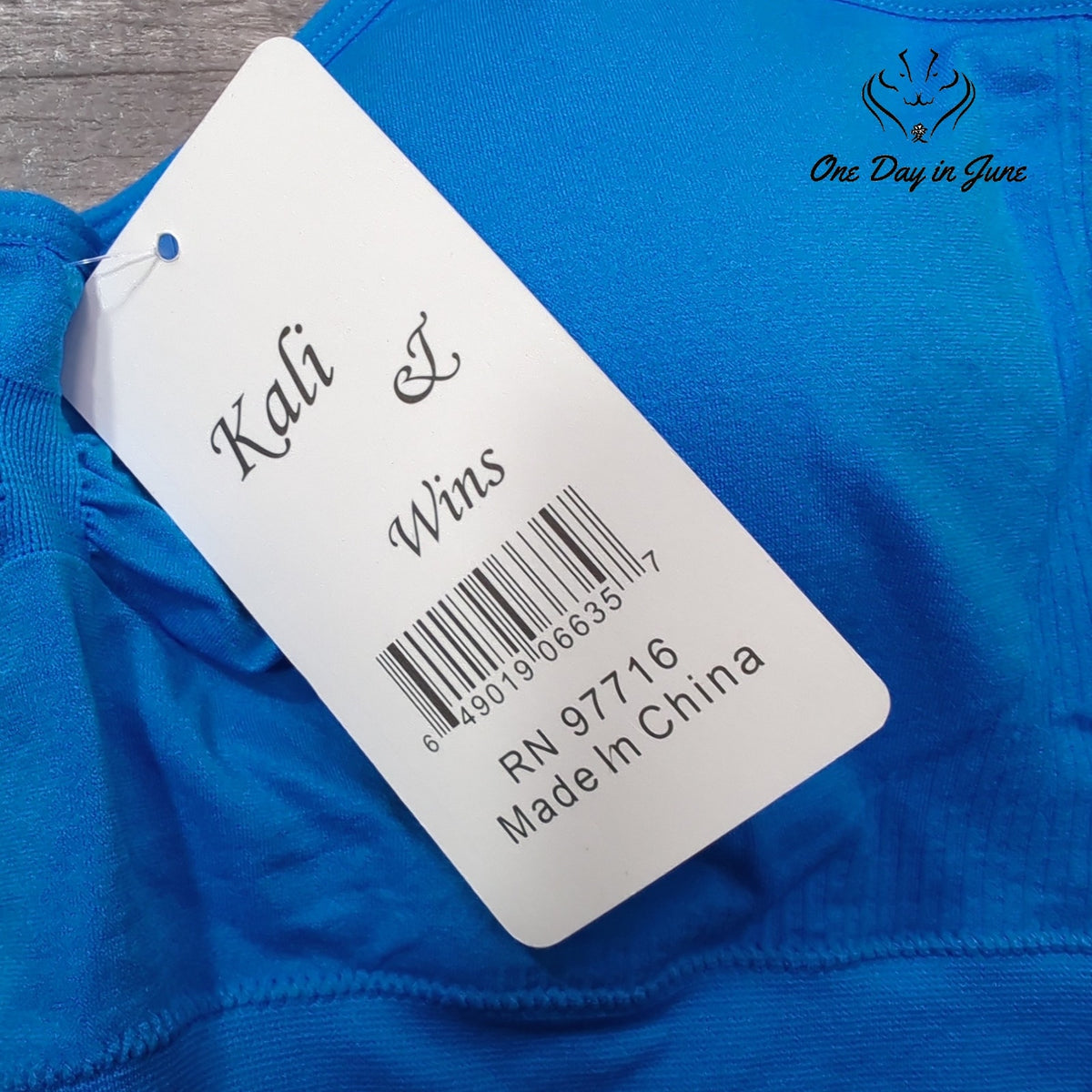 Kali & Wins Seamless Tee Shirt Bra Blue Wireless NWT Size 2XL/3XL